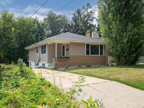 634 Orange Avenue W, Saint Paul, MN 55117