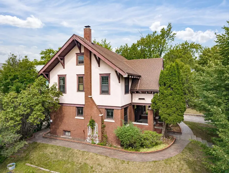 101 S 20th Avenue E, Duluth, MN 55812 - #2
