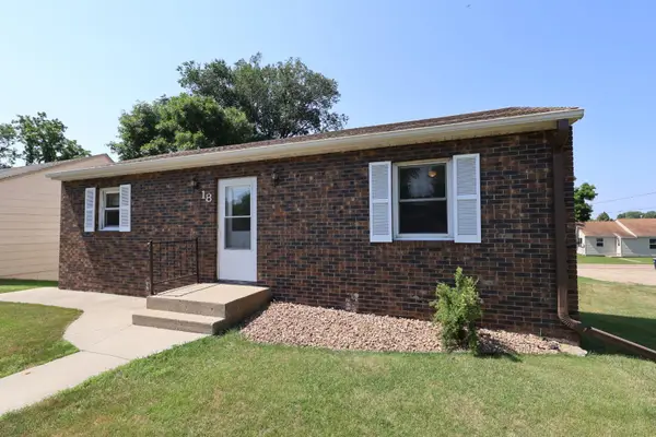 18 S Oregon Avenue, Morris, MN 56267