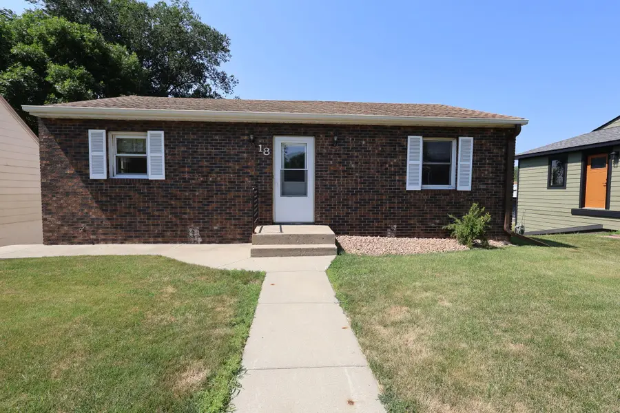 18 S Oregon Avenue, Morris, MN 56267 - #2