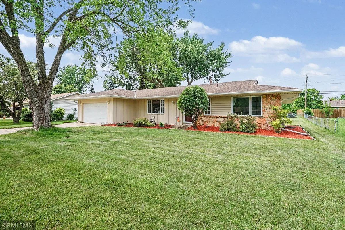 981 Oriole Drive, Apple Valley, MN 55124 - #1