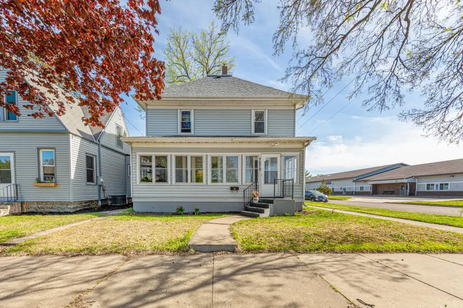727 2nd Street Nw, Faribault, MN 55021 - #2