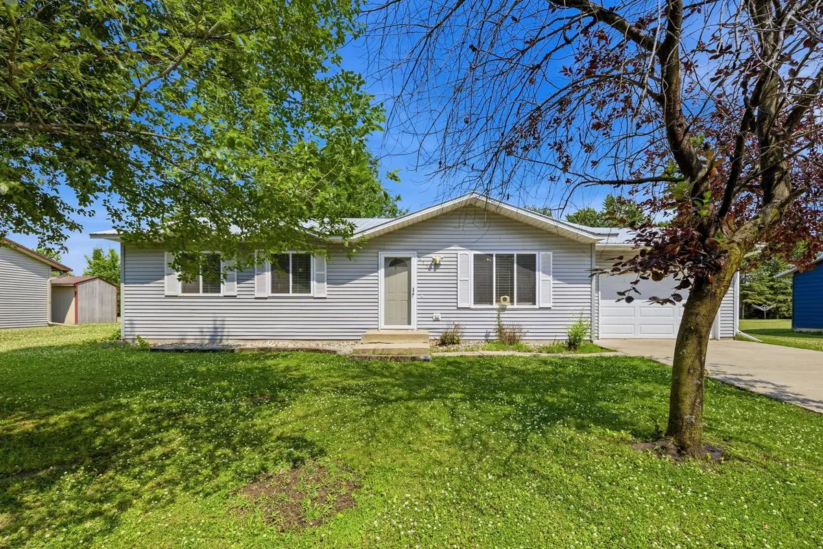 645 School Road Nw, Hutchinson, MN 55350 - #1