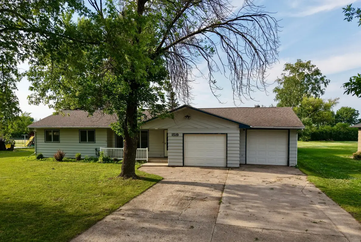 1519 6th Avenue, Mountain Lake, MN 56159 - #1