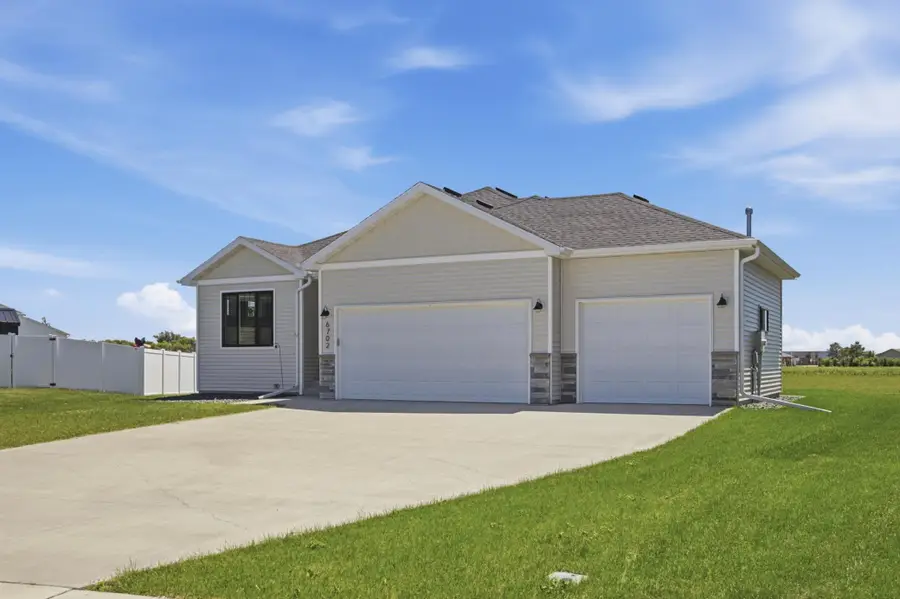 6702 72nd Avenue S, Horace, ND 58047 - #3