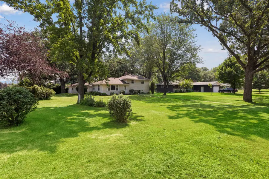 2163 29th Avenue Nw, New Brighton, MN 55112 - #2