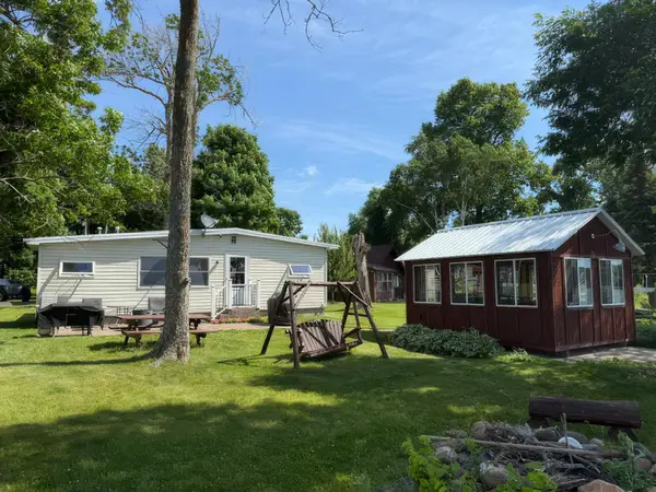 5589 Wildwood Avenue, Isle, MN 56342