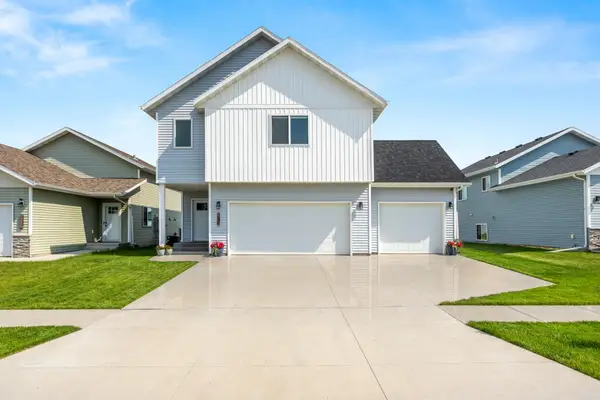 6713 71st Avenue S, Horace, ND 58047