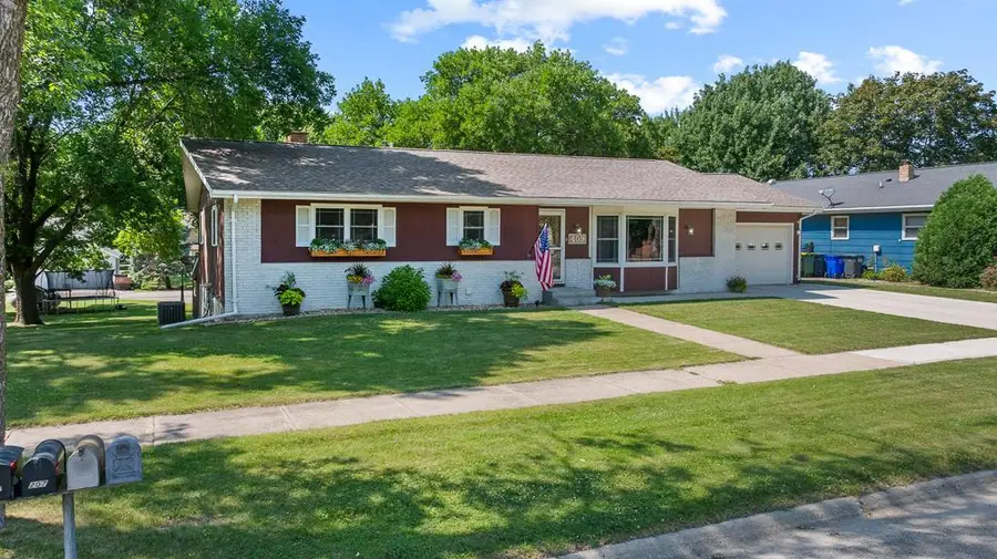 409 N Monroe Street, Minneota, MN 56264 - #2