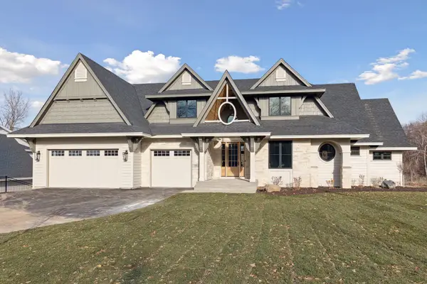 3 Sunfish Ln, Sunfish Lake, MN 55118