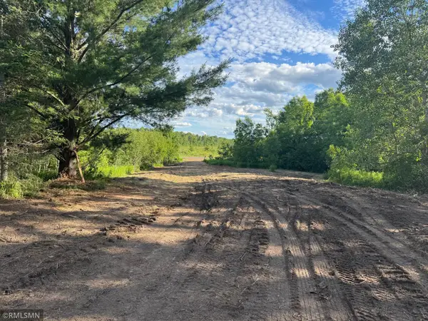2586 210th Avenue, Mora, MN 55051