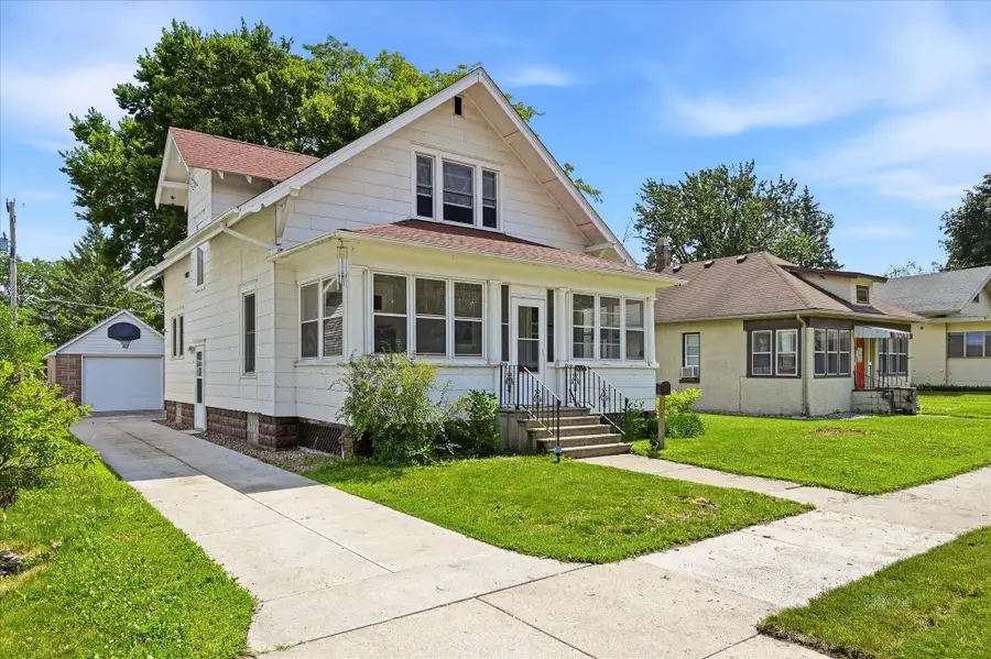 117 S Market Street, Belle Plaine, MN 56011 - #2