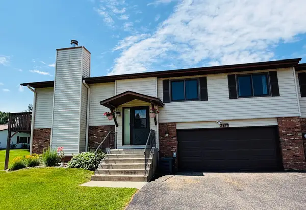3837 Gershwin Avenue N, Oakdale, MN 55128