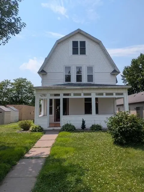 209 Harriman Avenue N, Amery, WI 54001