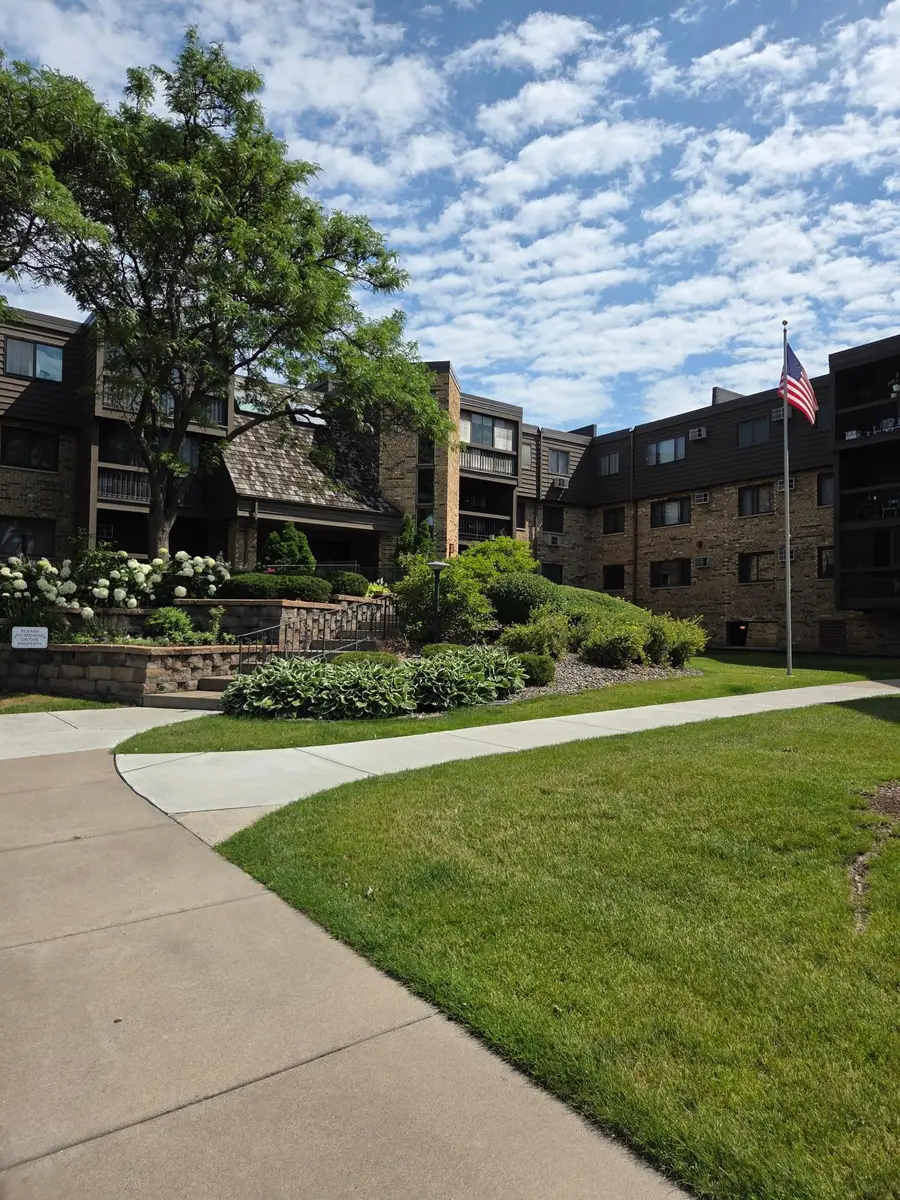 999 41st Avenue Ne #307, Columbia Heights, MN 55421 - #2