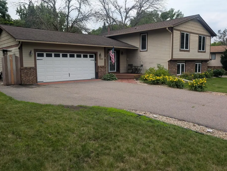1950 Timber Wolf Trail N, Eagan, MN 55122 - #2