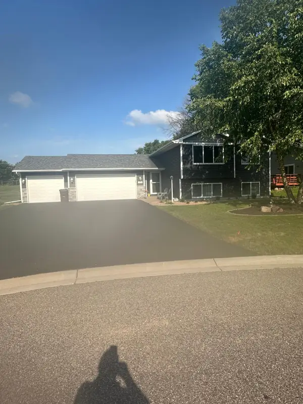 2459 Hynes Avenue N, Oakdale, MN 55128