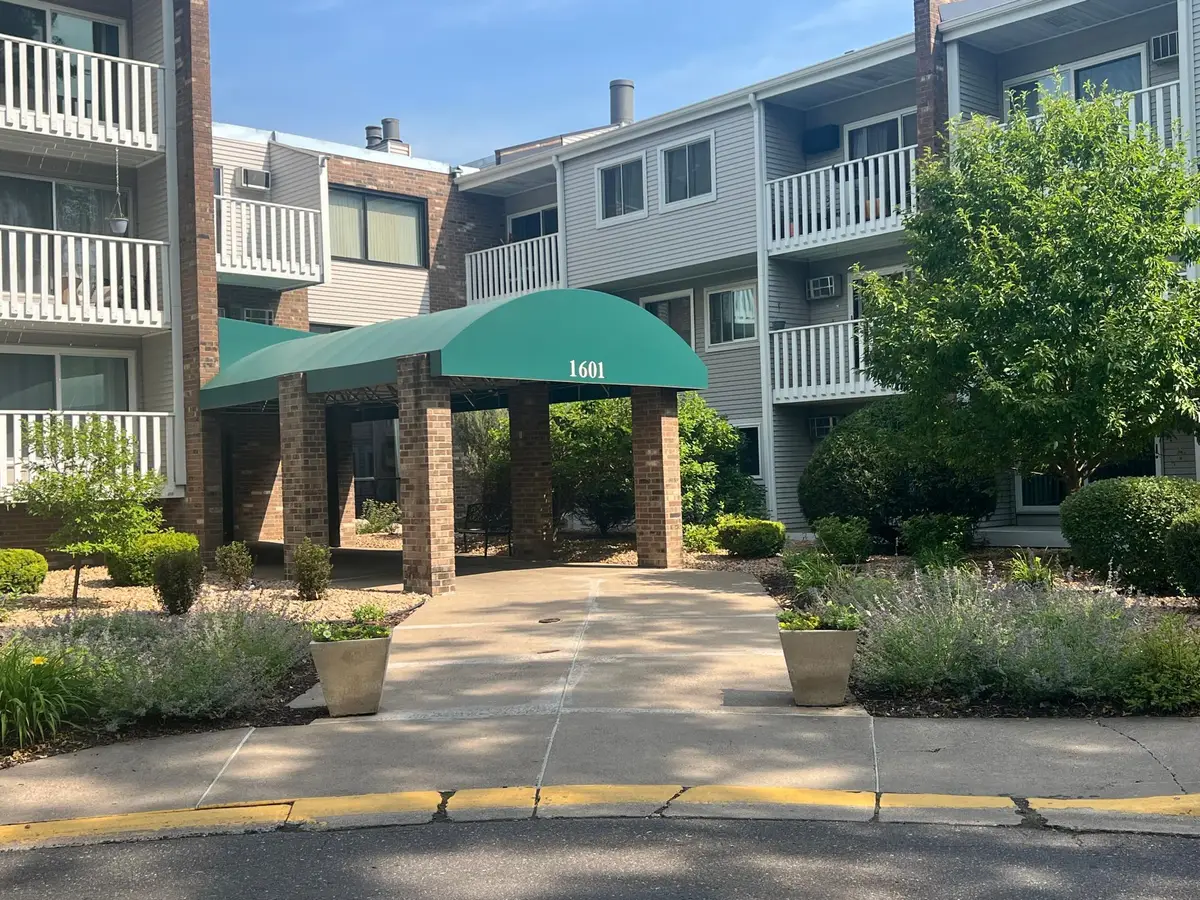 1601 N Innsbruck Drive #215NE, Fridley, MN 55432 - #1