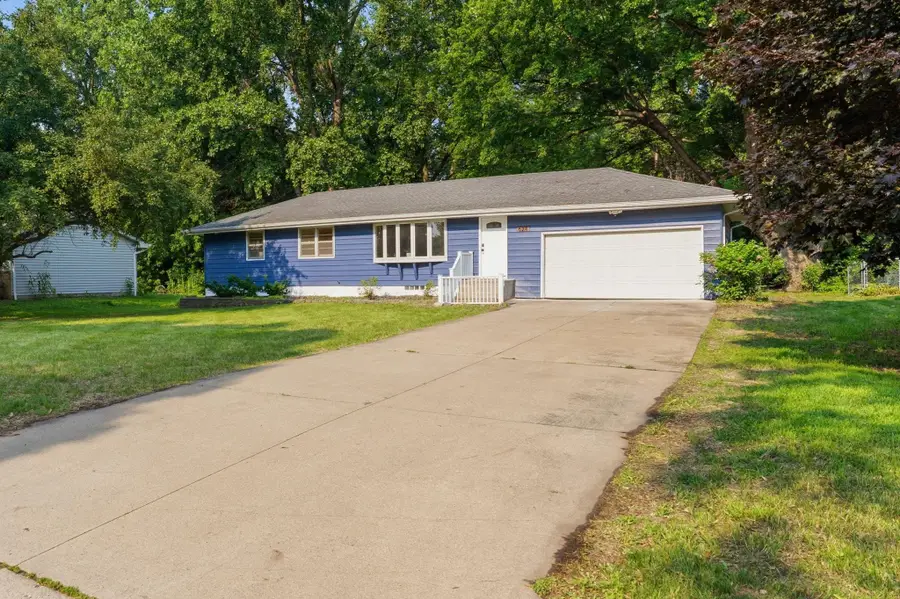 624 20th Avenue Nw, New Brighton, MN 55112 - #2