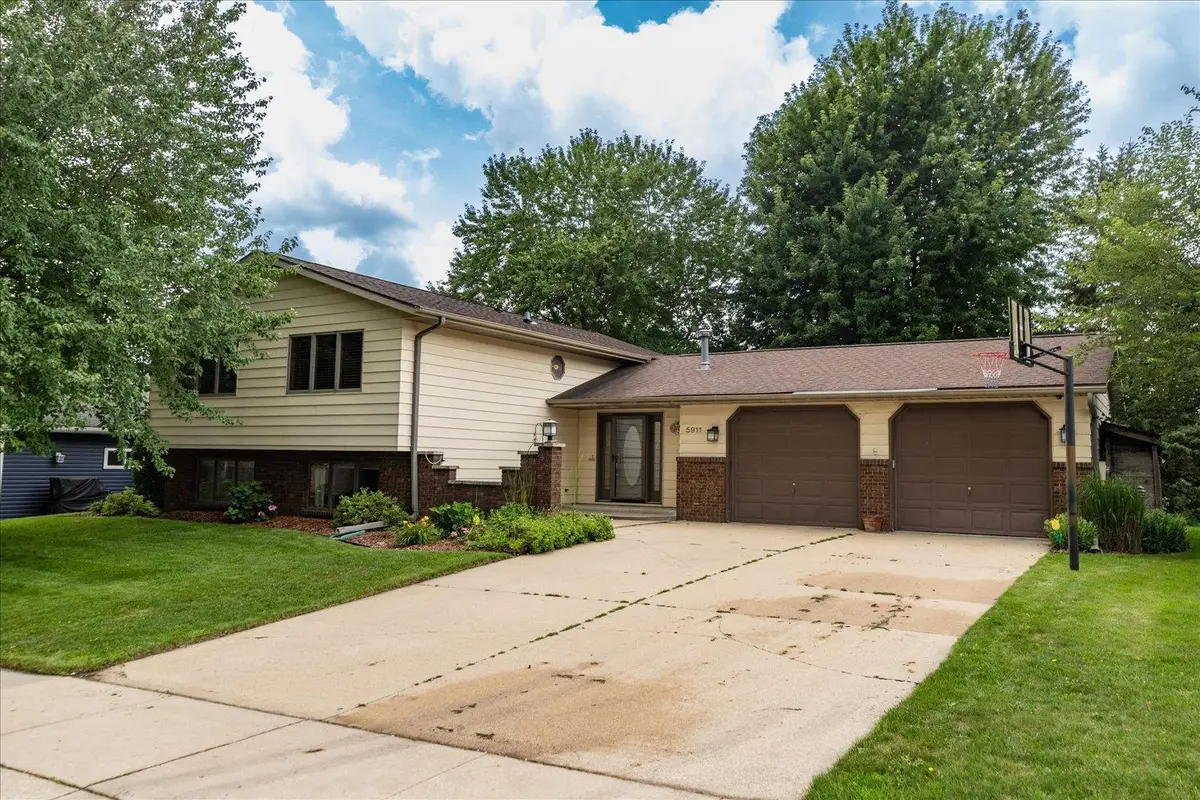 5911 24th Avenue Nw, Rochester, MN 55901 - #1