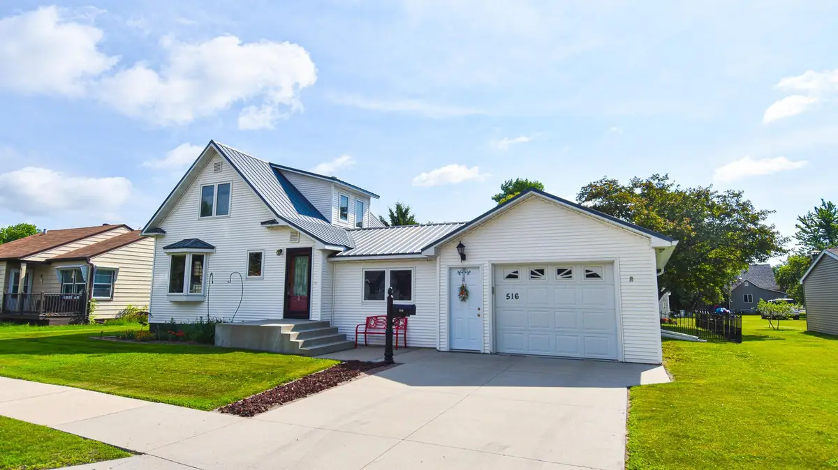 516 Saint Paul Avenue S, Thief River Falls, MN 56701 - #1