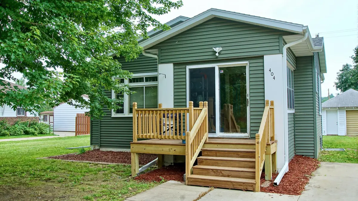 404 1st Avenue Se, Pine Island, MN 55963 - #1