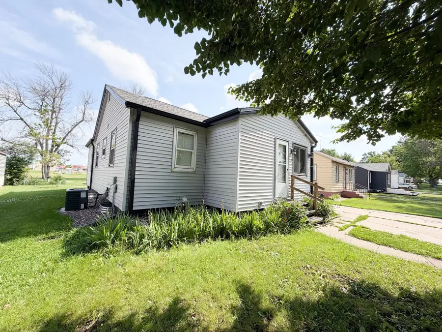 1719 Dover Street, Worthington, MN 56187 - #2