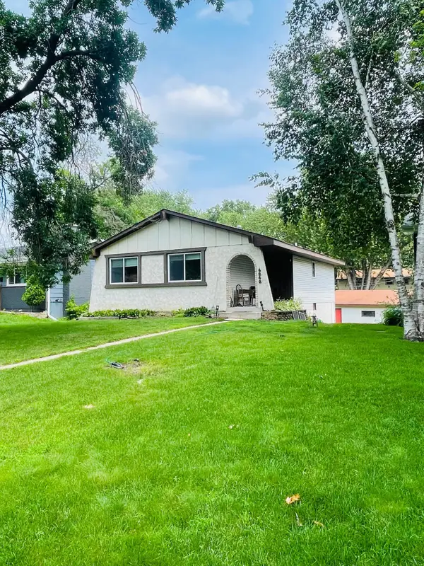 4242 Grimes Avenue N, Robbinsdale, MN 55422