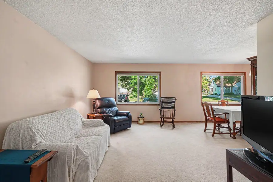 4242 Grimes Avenue N, Robbinsdale, MN 55422 - #3