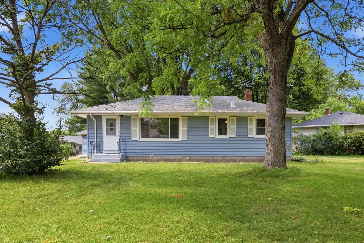 821 Sterling Street N, Maplewood, MN 55119 - #1