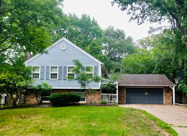 7424 Edgewood Avenue N, Brooklyn Park, MN 55428