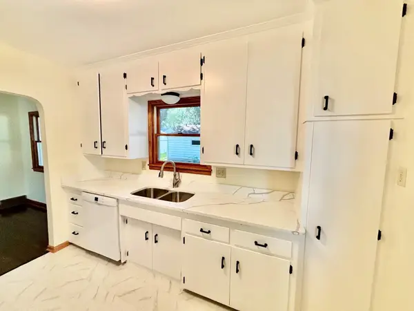 180 Bernard Street E, West Saint Paul, MN 55118