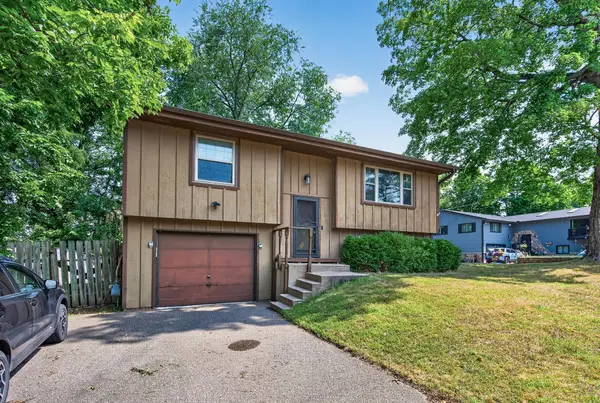 5190 Three Points Boulevard, Mound, MN 55364