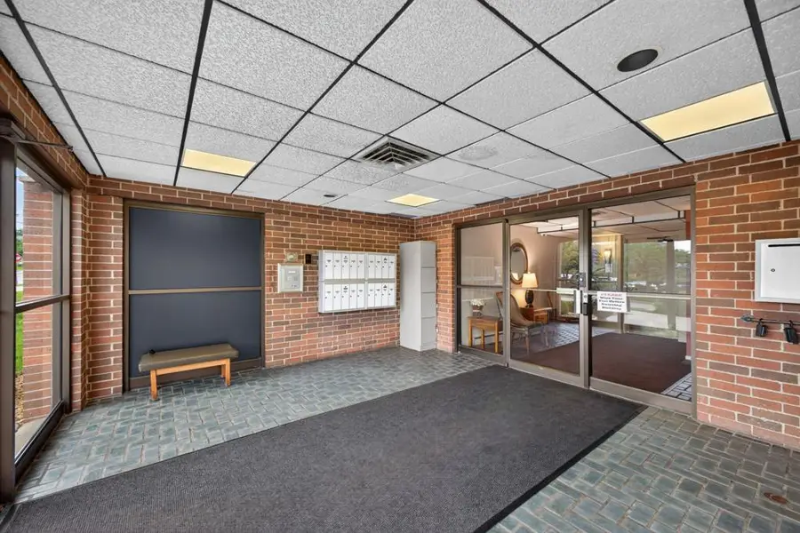 317 6th Avenue Sw #206, Rochester, MN 55902 - #3