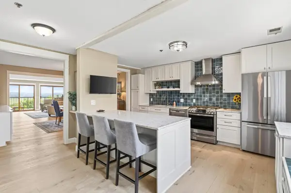 8121 34th Avenue S #301, Bloomington, MN 55425