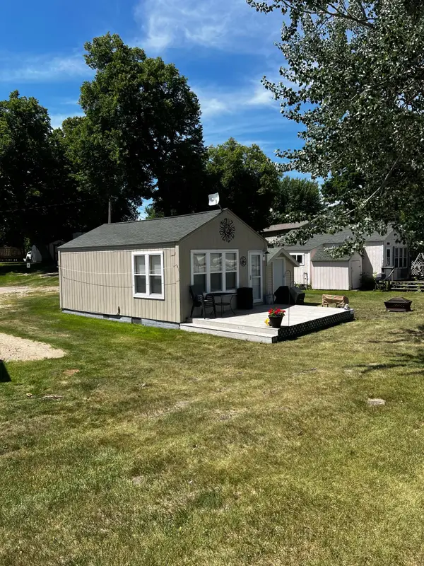 1208 E Lake Street, Osakis, MN 56360