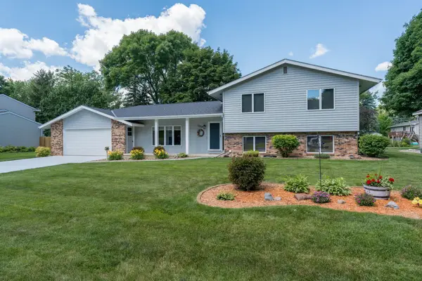 1028 Shady Oak Drive, Mankato, MN 56003