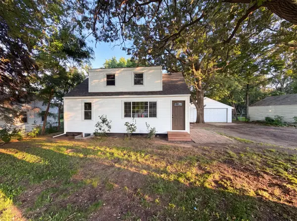 2084 Hillview Road, Mounds View, MN 55112