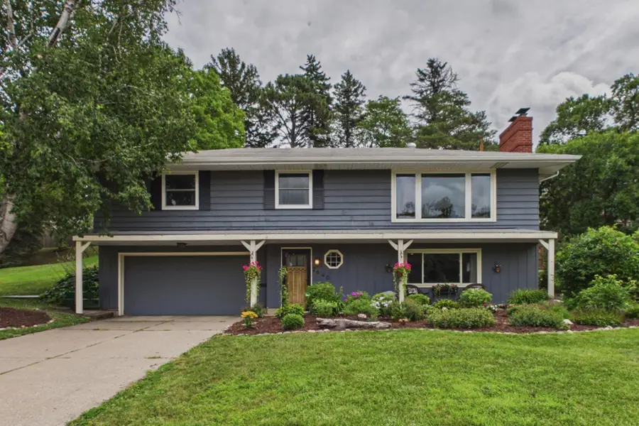 2640 Noble Avenue N, Golden Valley, MN 55422 - #3