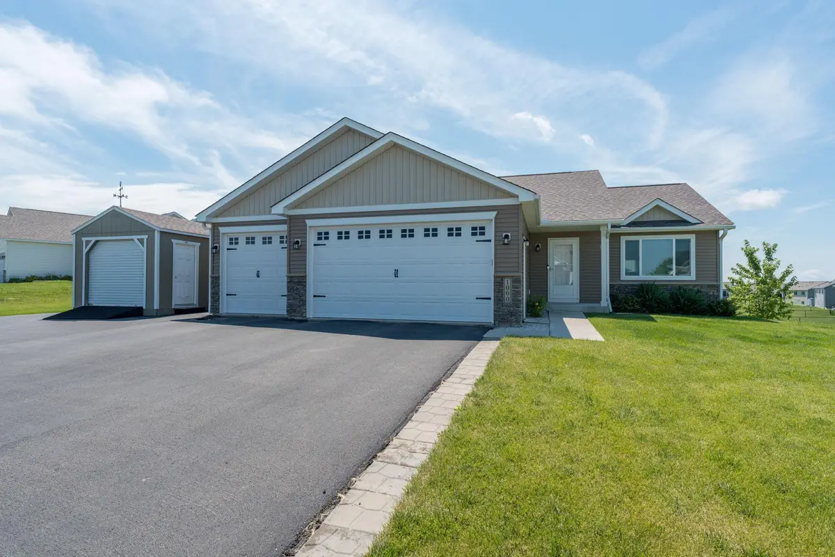 1000 Mulberry Avenue Ne, Montgomery, MN 56069 - #1