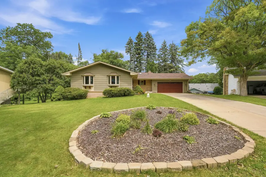1527 E Windemere Circle Ne, Columbia Heights, MN 55421 - #3