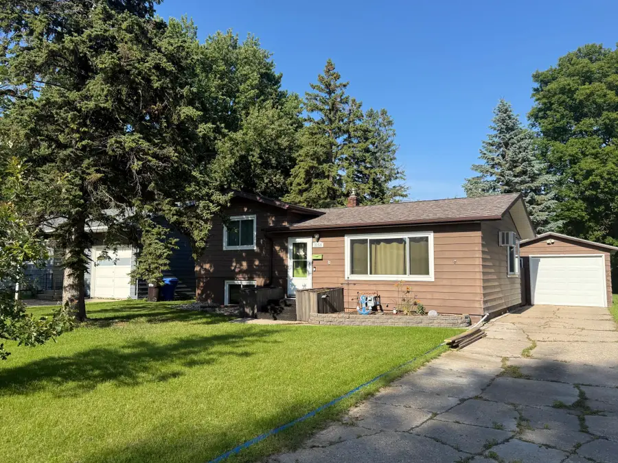 1153 Rossman Avenue, Detroit Lakes, MN 56501 - #2