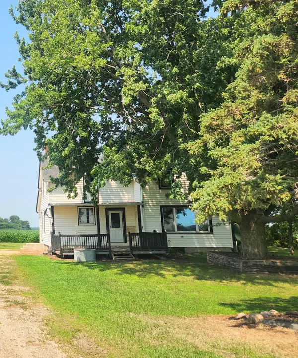21969 230th Avenue, Sleepy Eye, MN 56085