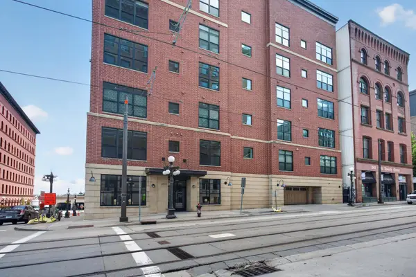 270 4th Street E #102, Saint Paul, MN 55101