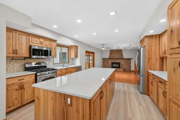 7910 W Park Hills Drive, Bloomington, MN 55438