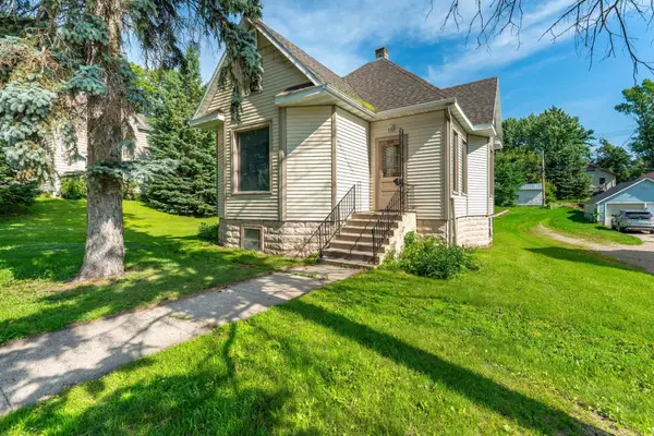 528 W Summit Avenue, Fergus Falls, MN 56537