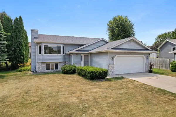 5464 Golfview Circle N, Oakdale, MN 55128
