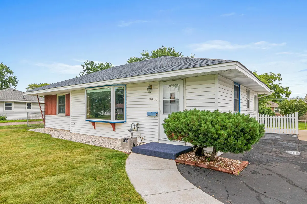 9043 16th Avenue S, Bloomington, MN 55425 - #1