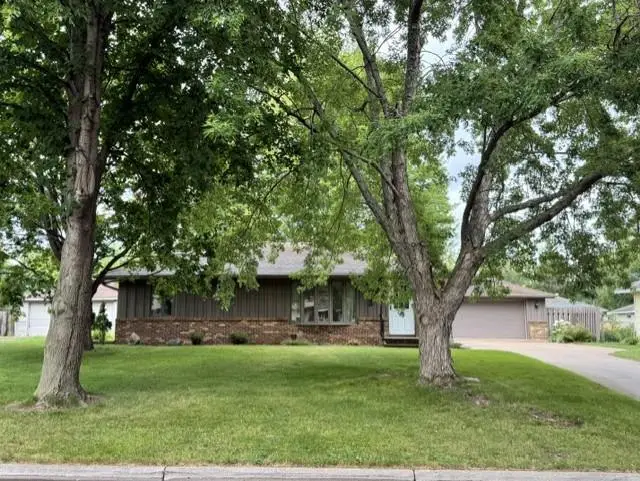 8633 Greenway Avenue S, Cottage Grove, MN 55016 - #1