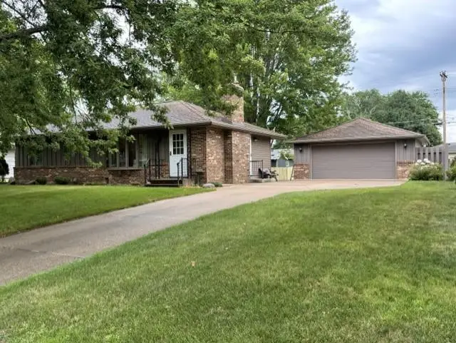 8633 Greenway Avenue S, Cottage Grove, MN 55016 - #2